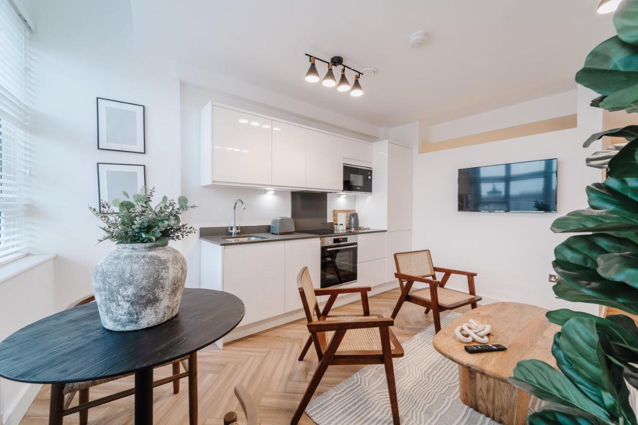 Royal House Stylish Apartments - 체스터 외부 사진