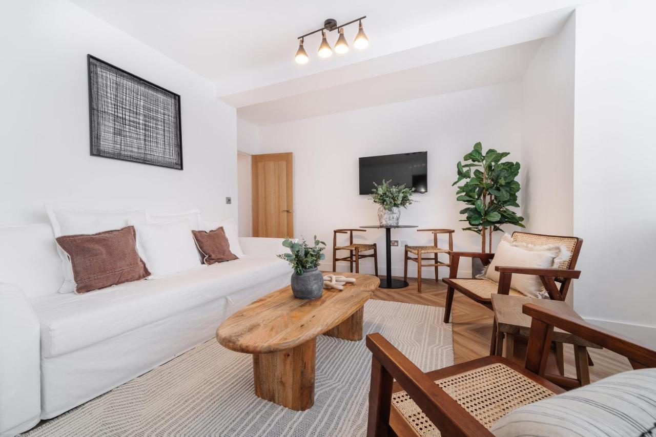 Royal House Stylish Apartments - 체스터 외부 사진