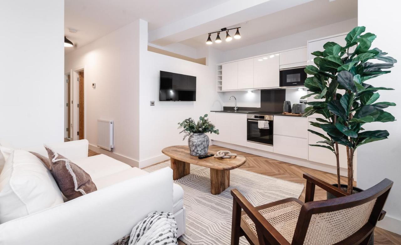 Royal House Stylish Apartments - 체스터 외부 사진