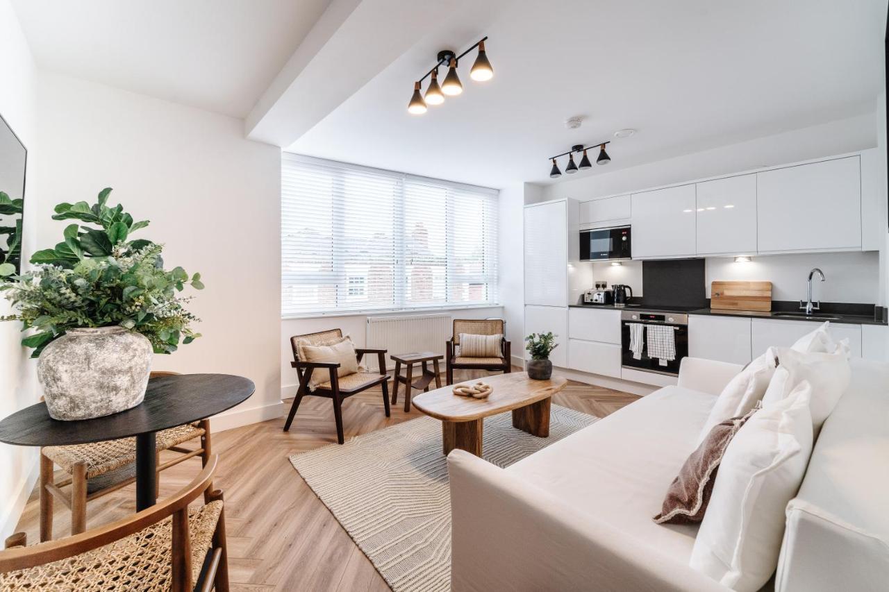 Royal House Stylish Apartments - 체스터 외부 사진